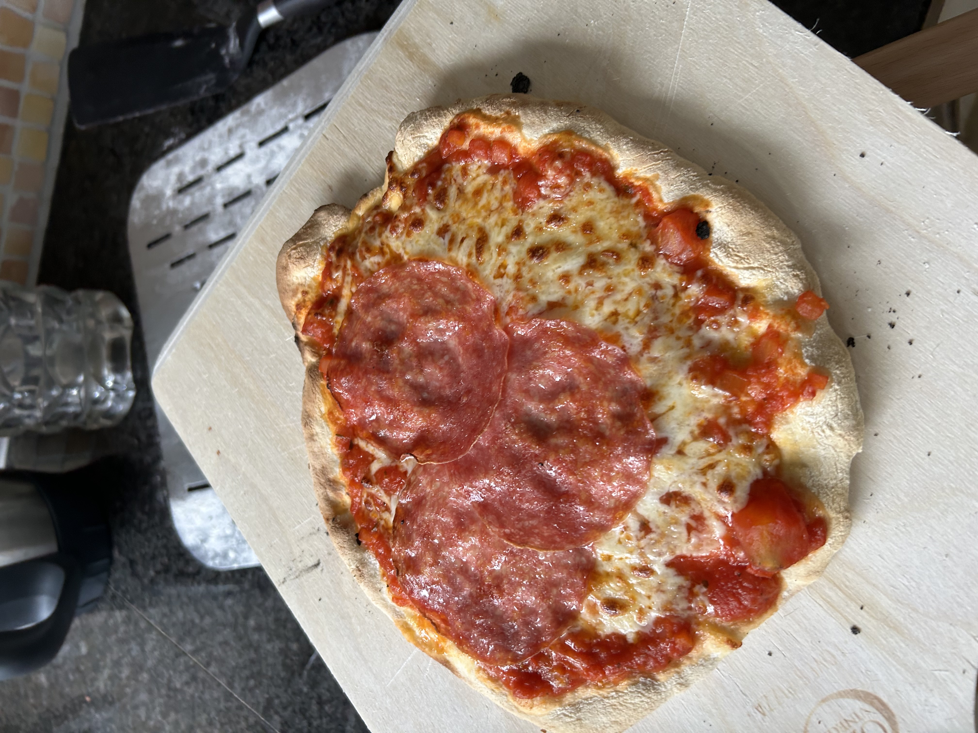 Pizza frisch aus dem Ofen